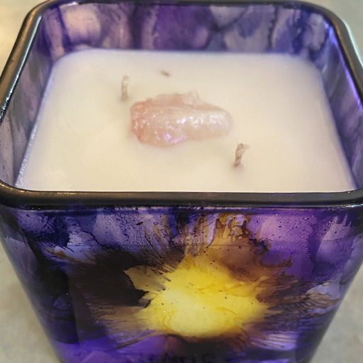 Eliminate negative energy, stress & pain to elevate oneself. Palo Santo will uplift entire sense of well being. These candles are also infused with the physical energy of tachyon crystals local to Sedona Arizona.